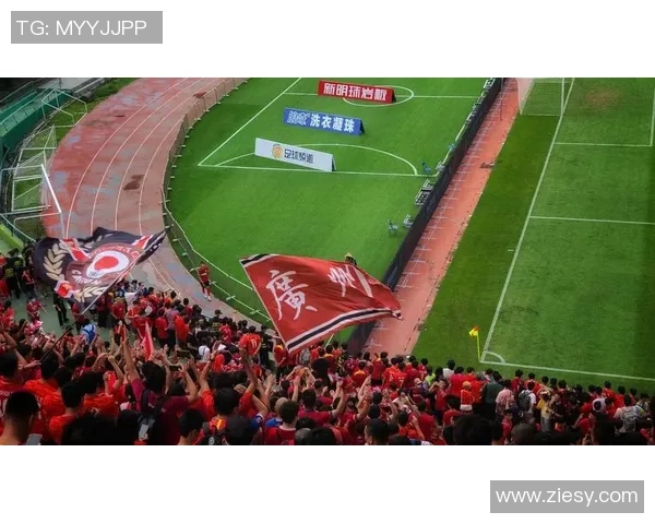 广州与成都足球队对抗赛后分析个人能力表现与战术执行